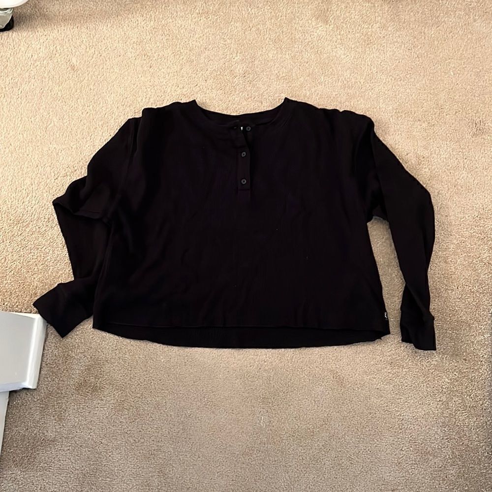 Aritzia Large Black Thermal